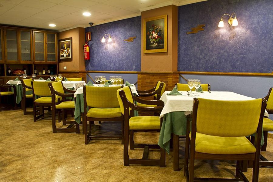 Hotel Clemente Barbastro Extérieur photo