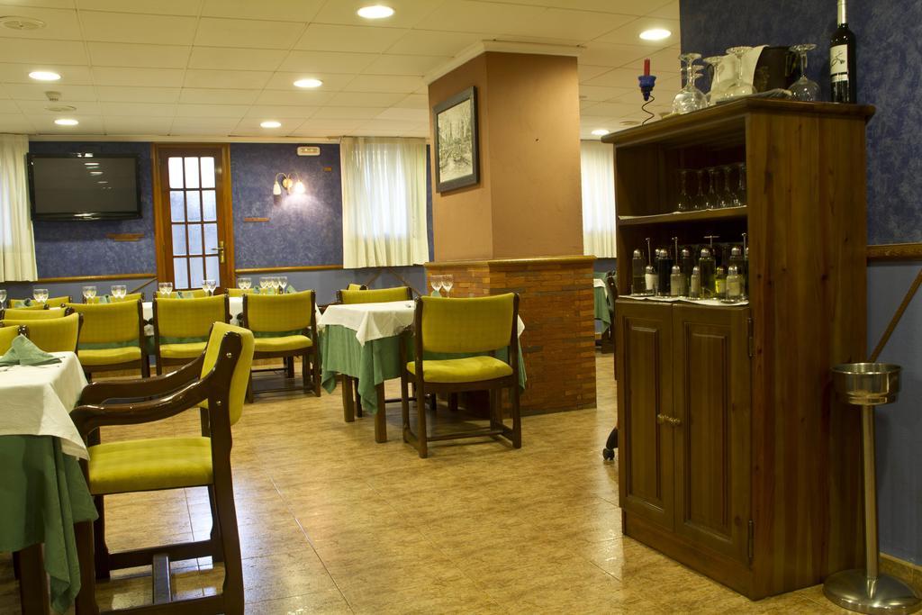 Hotel Clemente Barbastro Extérieur photo