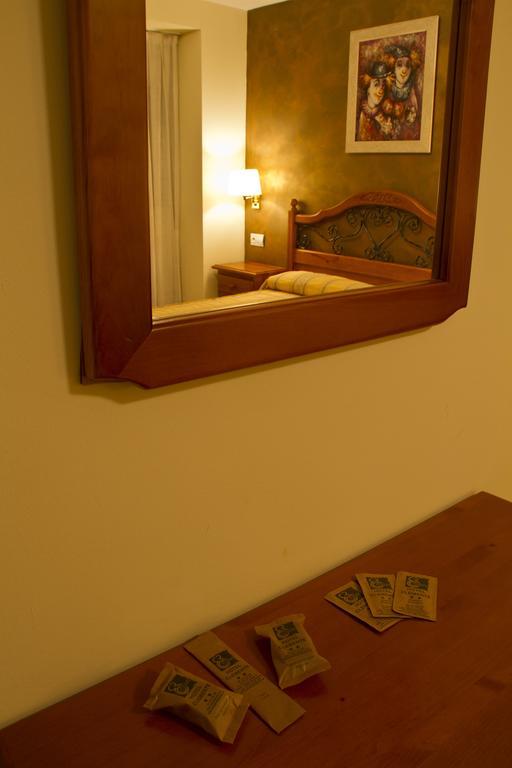 Hotel Clemente Barbastro Extérieur photo