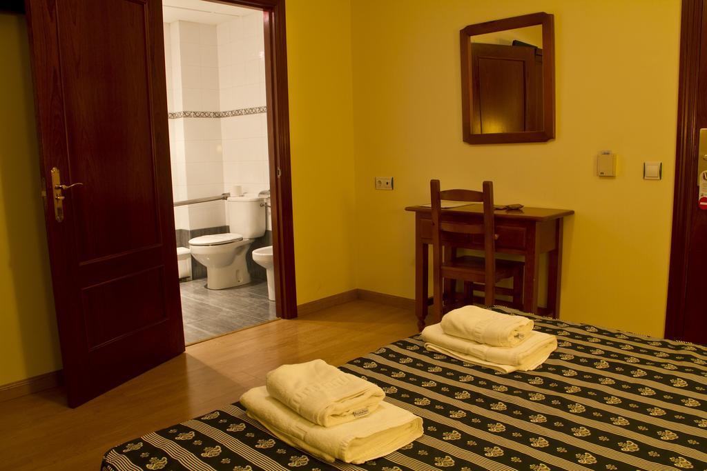 Hotel Clemente Barbastro Extérieur photo