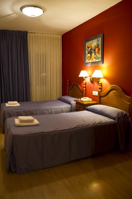 Hotel Clemente Barbastro Extérieur photo